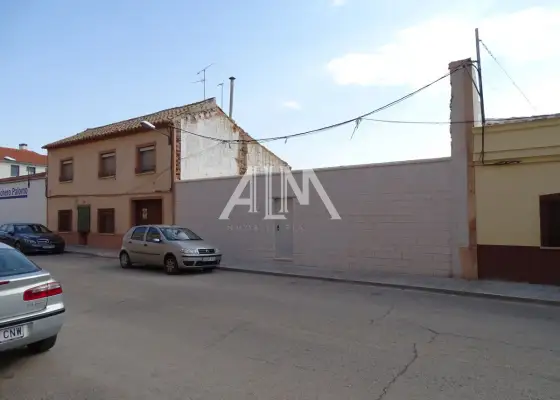 Venta Solar Colegio Altagracia, Manzanares