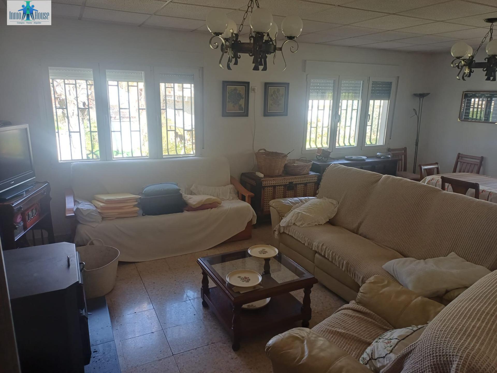 Espectacular Chalet en Albacete con Piscina y Amplia Parcela en Albacete