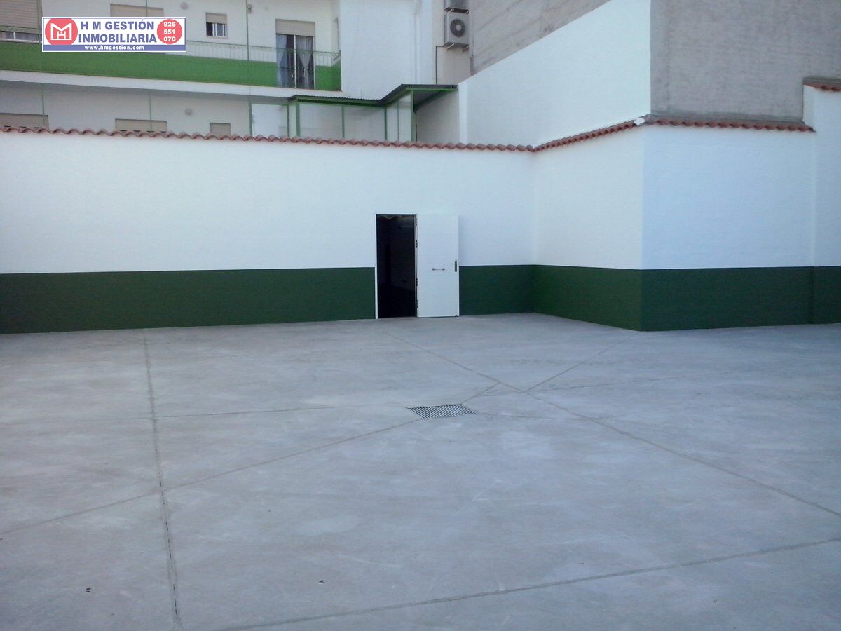 Parcela bien situada, en zona visible y comercial Consuegra, ideal grandes superficies, negociable en Consuegra