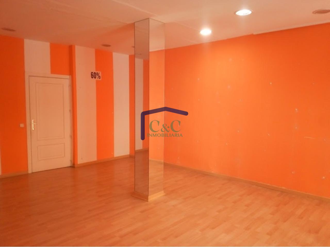 venta de local en Manzanares, Empedrada