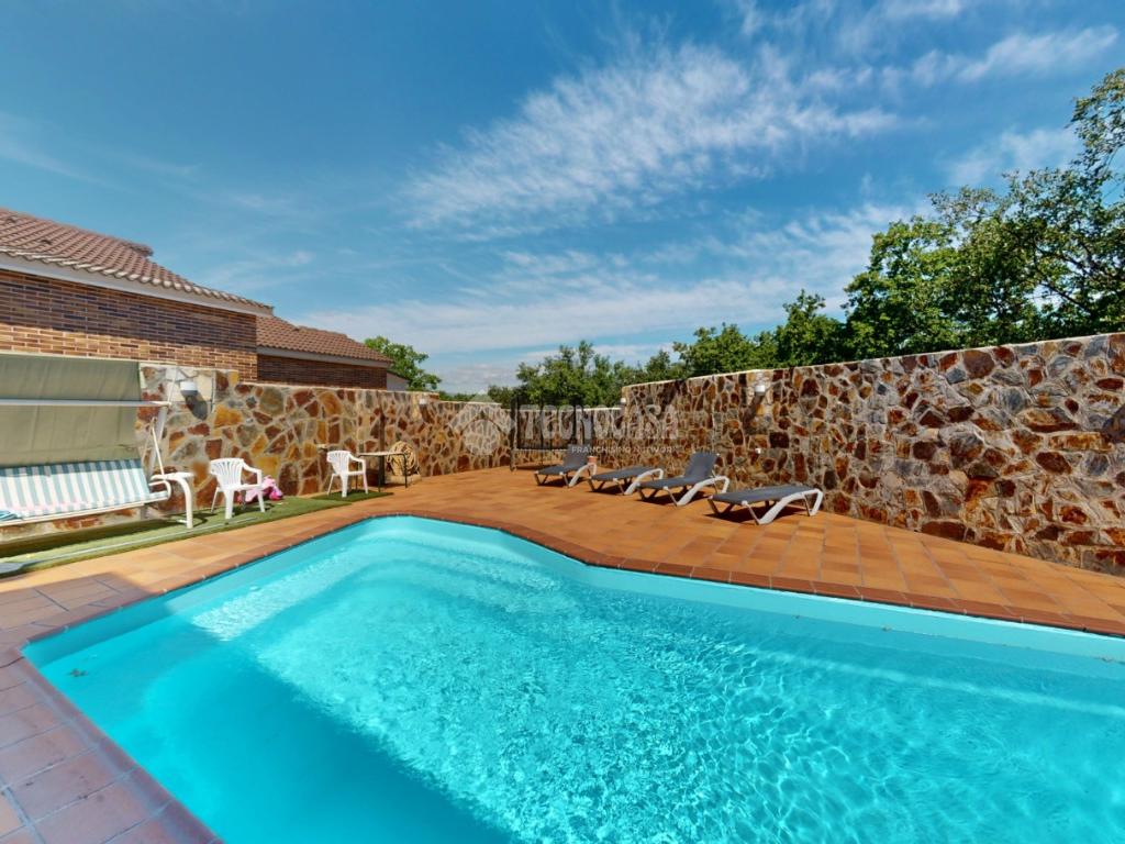 Casa en venta en Uceda - Uceda, 356.500 €, 240 m2, ref. 660703 en Uceda