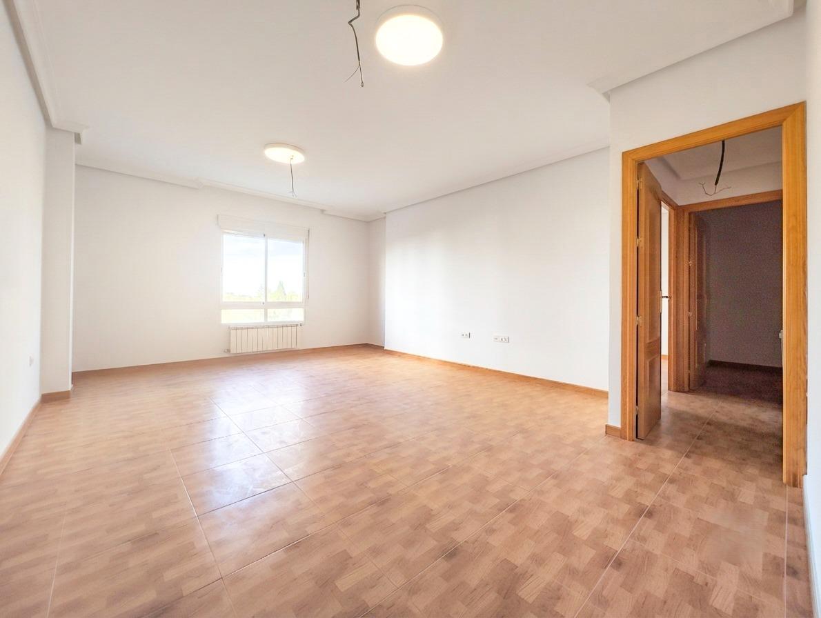Piso con cochera Calle Cordoba