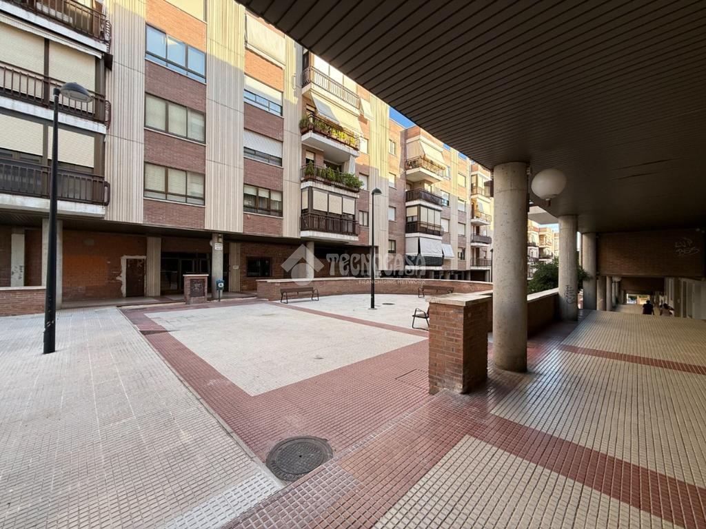 Local comercial en venta en Guadalajara - Manantiales, 123.000 €, 239 m2, ref. 660602 en Guadalajara