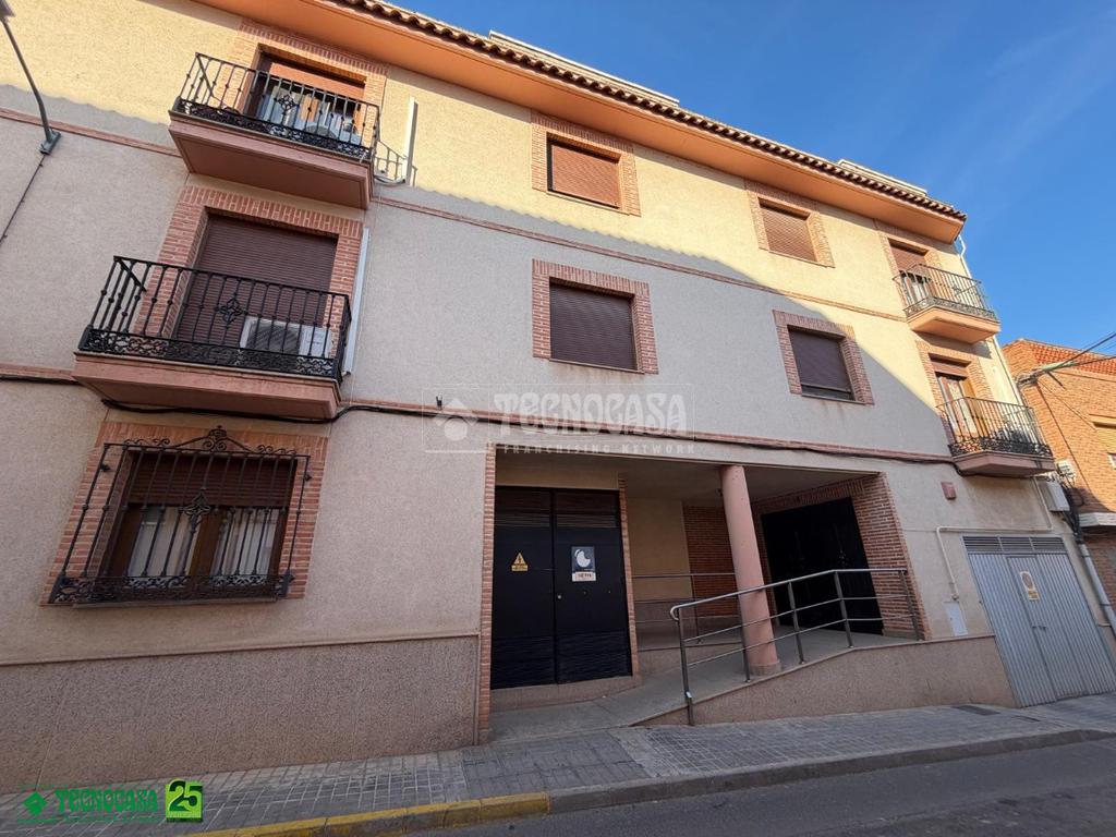 Piso en venta en Bolaños De Calatrava - Bolaños De Calatrava, 109.900 €, 111 m2, ref. 653336