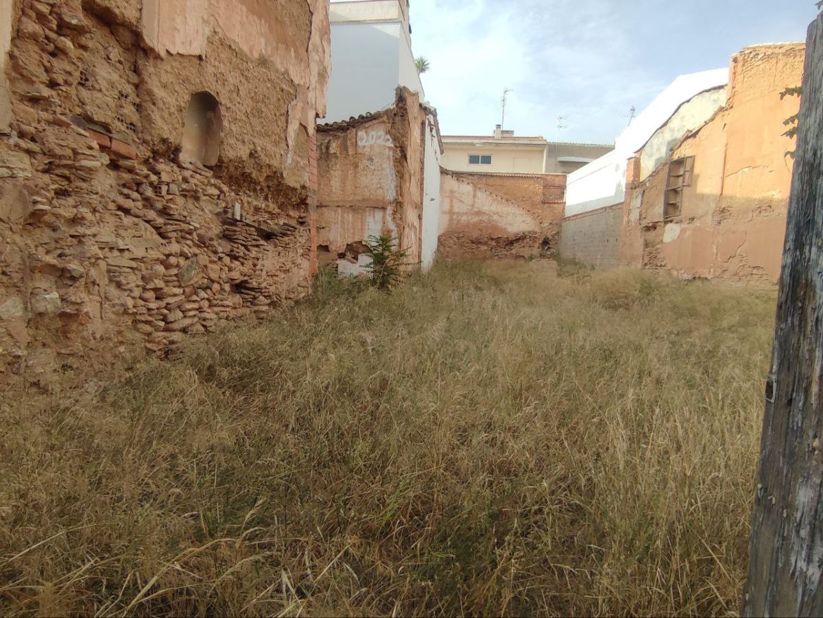 Solar en Valdepeñas, Seis de Junio