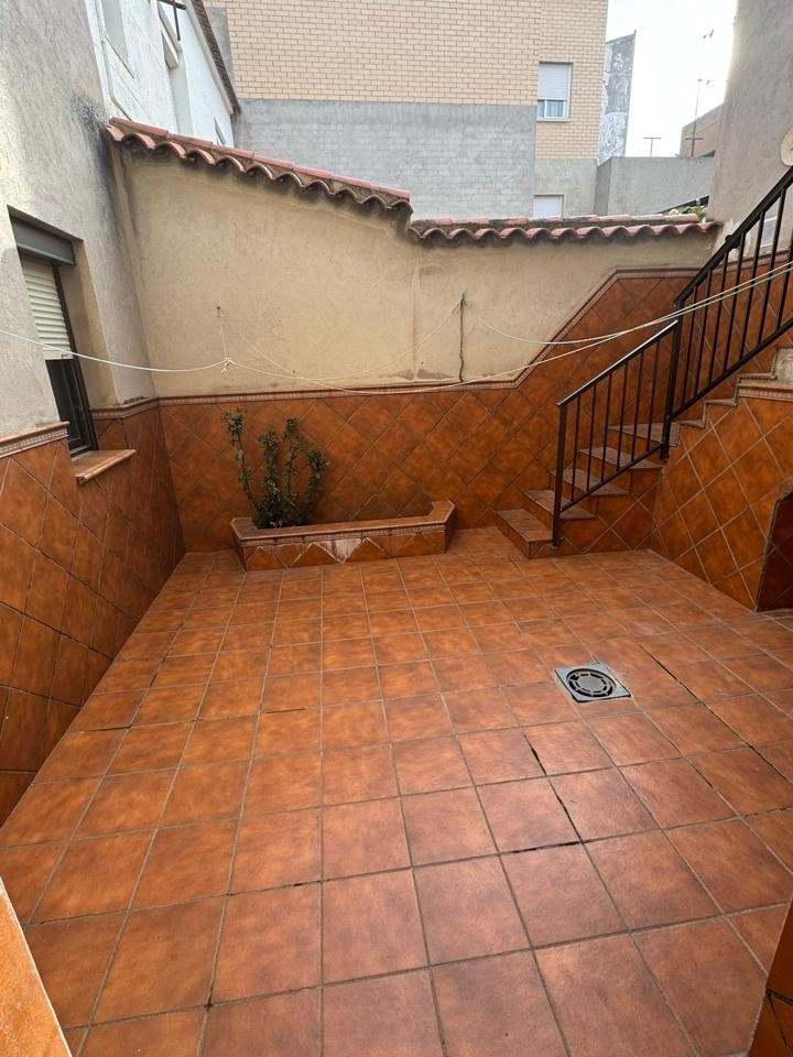 CASA en ZONA POBLADO para ENTRAR A VIVIR