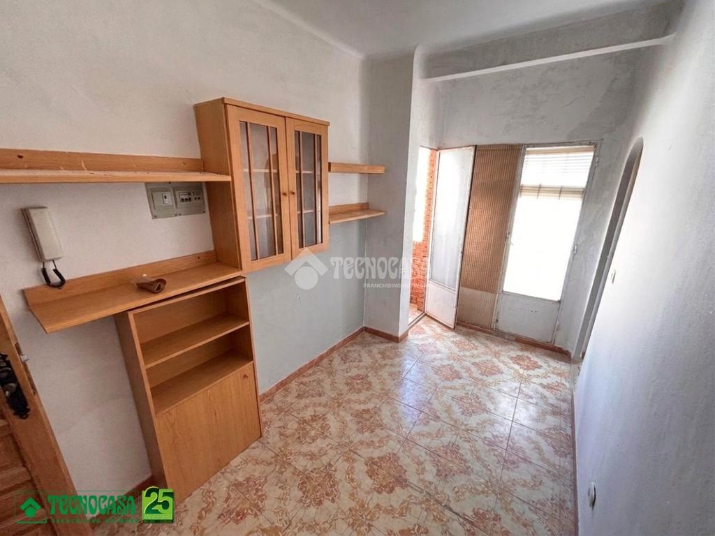 Piso en venta en Manzanares - Manzanares, 35.000 €, 171 m2, ref. 660155
