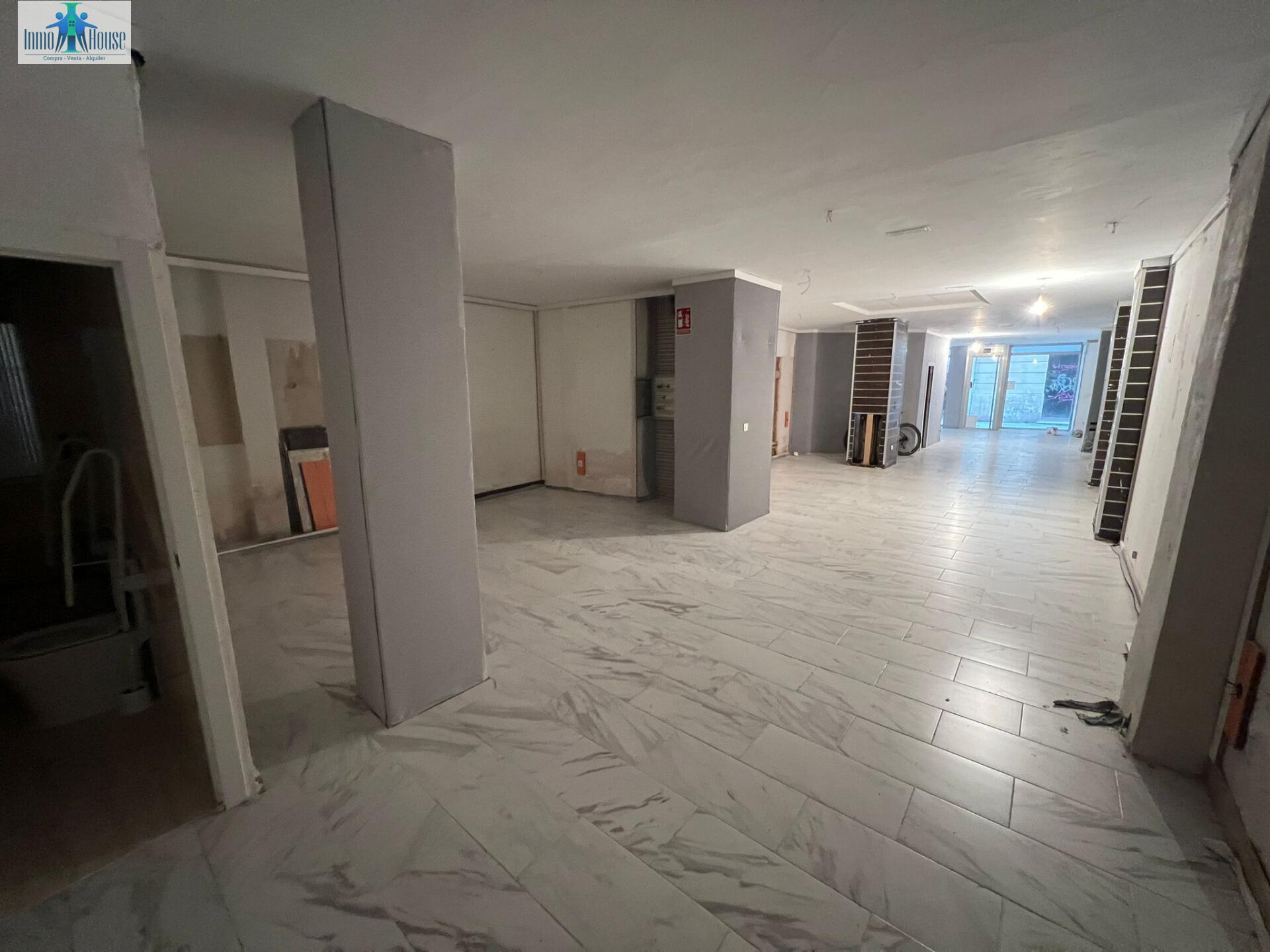 Se alquila local comercial - centrico