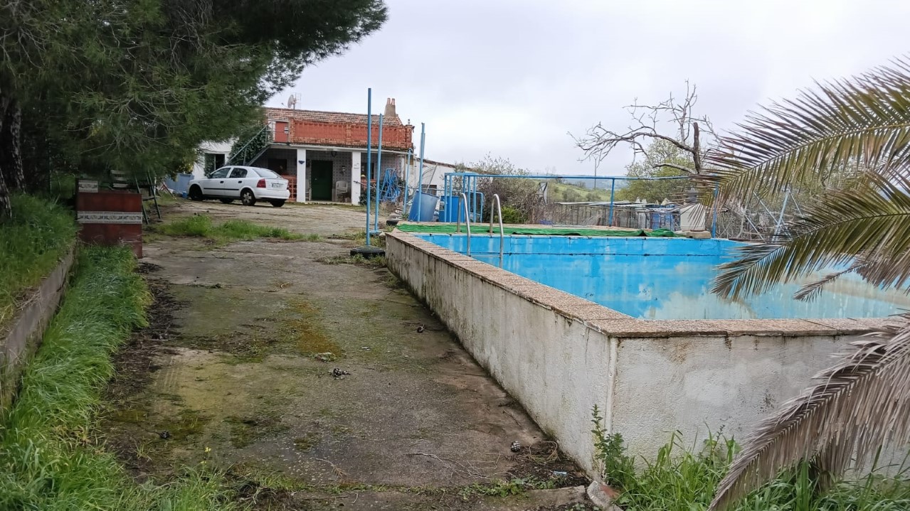CAMPO AL LADO DEL PUEBLO