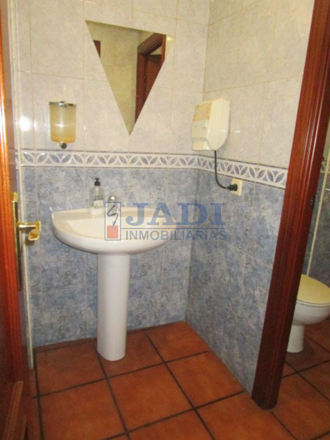 venta de local en Valdepeñas, AVENIDA 1 DE JULIO