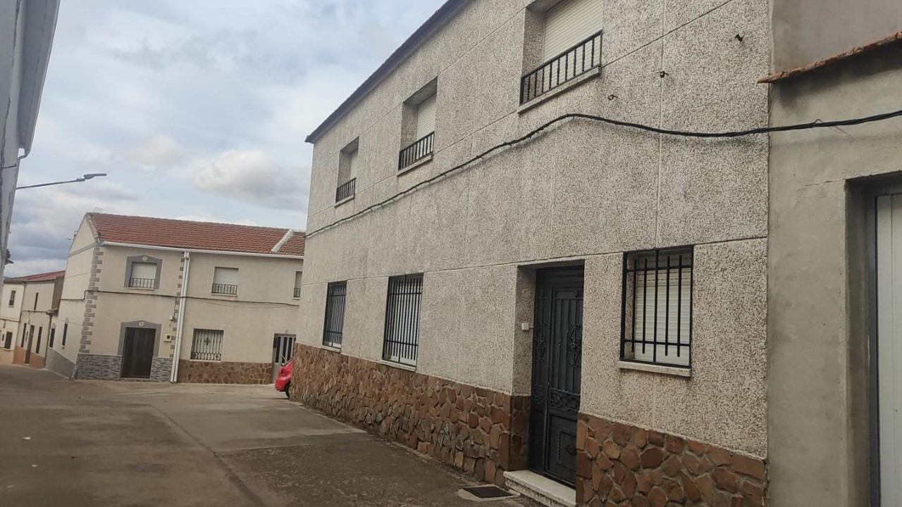 CASA TIPICA DE PUEBLO