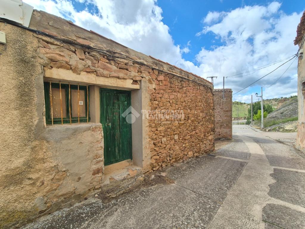 Casa rural en venta en Anguita - Anguita, 13.500 €, 94 m2, ref. 665498 en Anguita