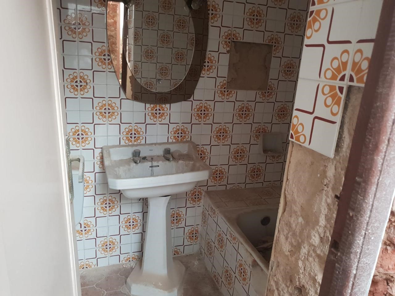 CASA para REFORMAR zona MINERO