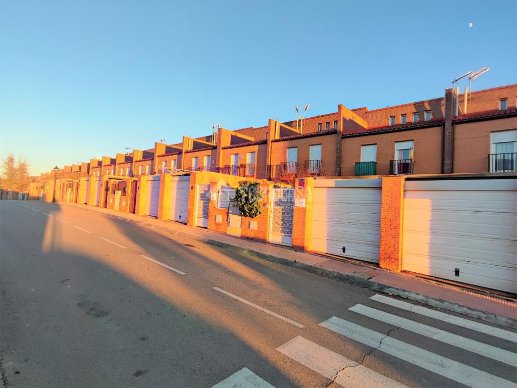 Casa en venta en Yebes - Valdeluz - Yebes - Valdeluz, 235.900 €, 163 m2, ref. 665772 en Yebes