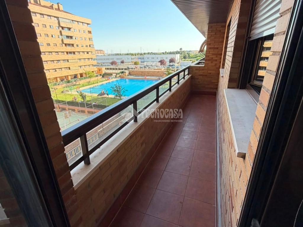 Piso en venta en Seseña - Seseña, 265.000 €, 196 m2, ref. 592864 en Seseña