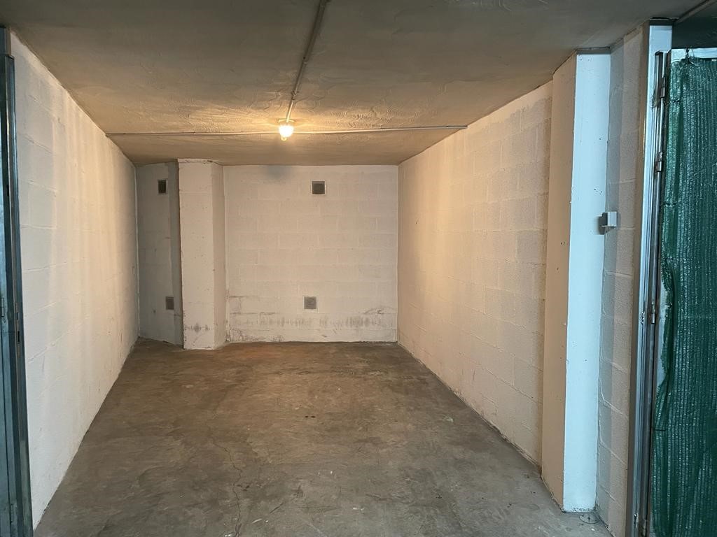 VENTA DE COCHERAS EN BARRIO SANTA ANA, ZONA SALESIANOS