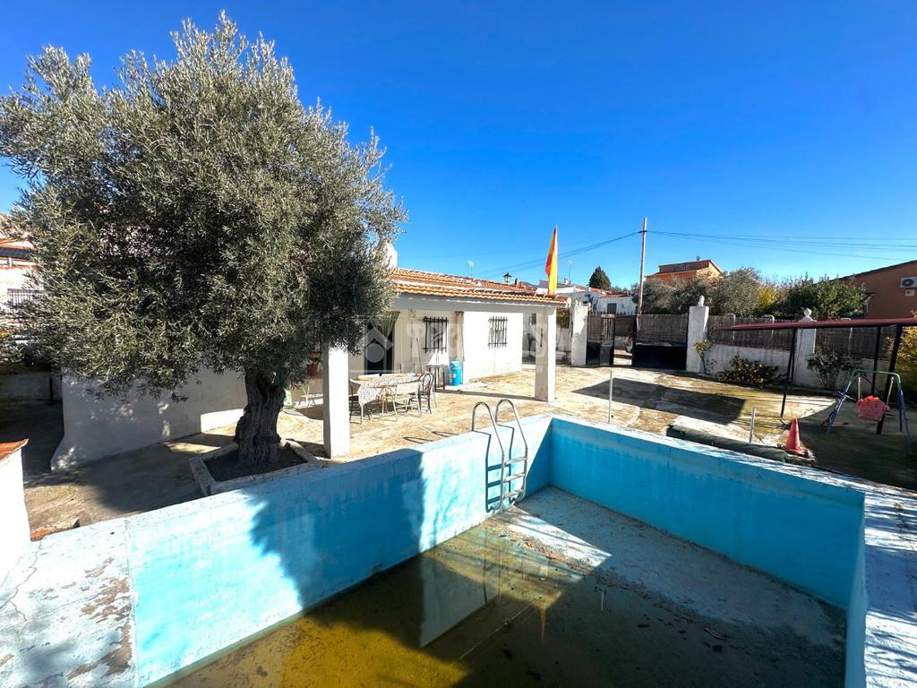 Casa en venta en Yuncos - Yuncos, 150.000 €, 133 m2, ref. 641149 en Yuncos
