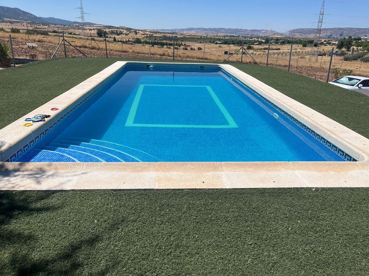 CAMPO ACOGEDOR EN EL VILLAR