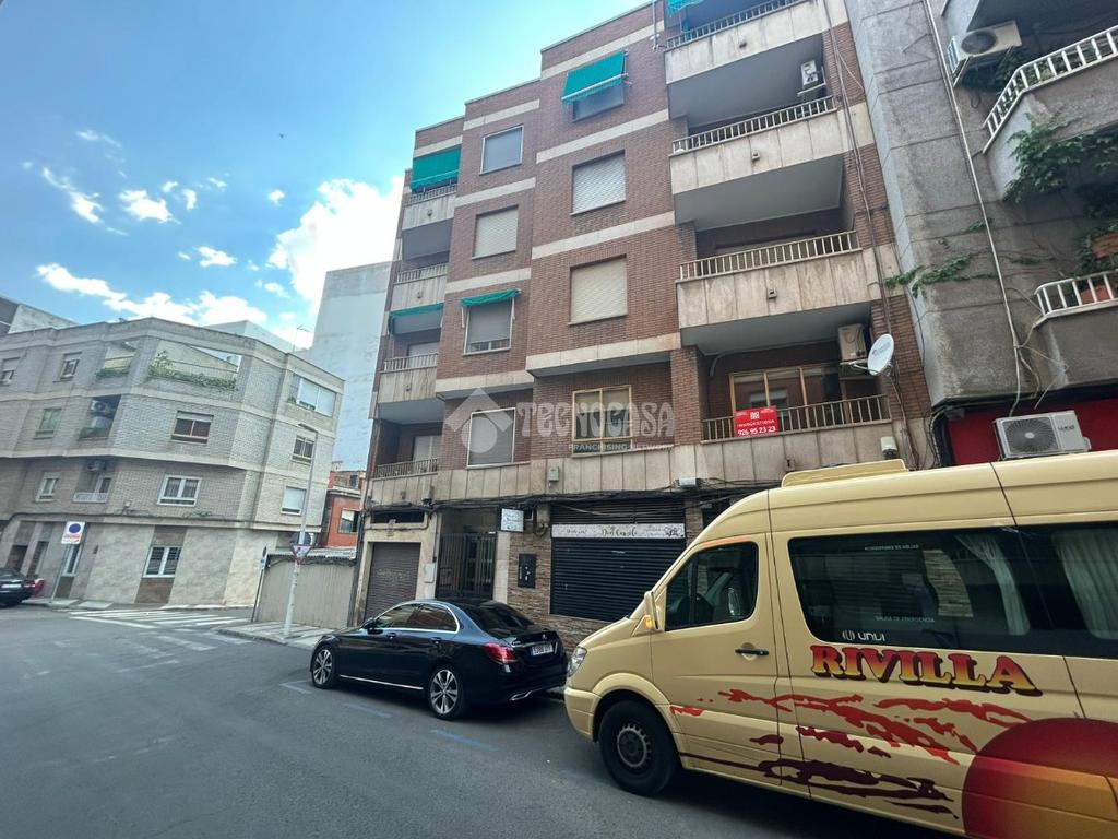 Piso en venta en Puertollano - Puertollano, 106.000 €, 128 m2, ref. 661844