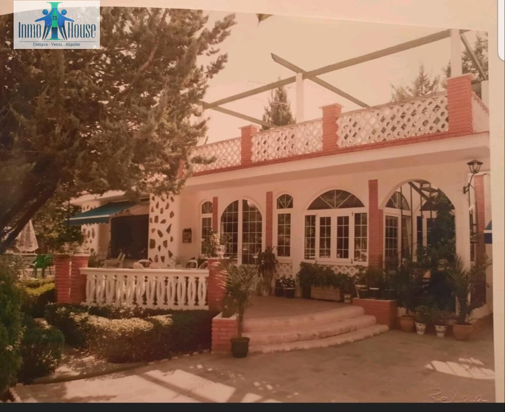 M044 inmohouse vende precioso chalet en Urbanizacion los Prados en Albacete