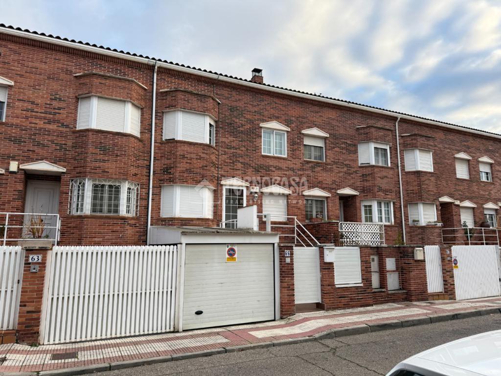 Casa en venta en Guadalajara - Manantiales, 430.000 €, 262 m2, ref. 642996 en Guadalajara