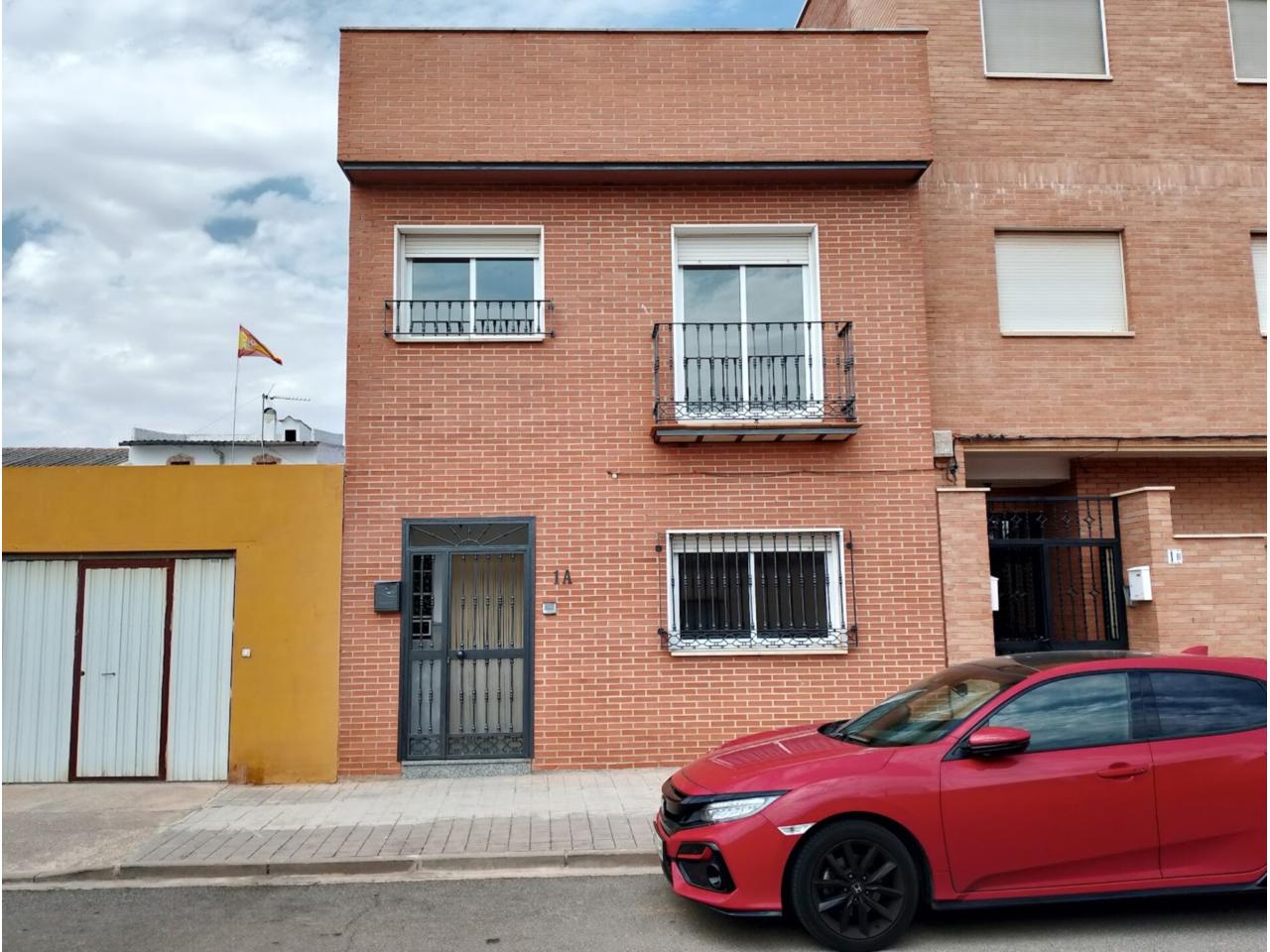 Casa adosada en venta en Manzanares