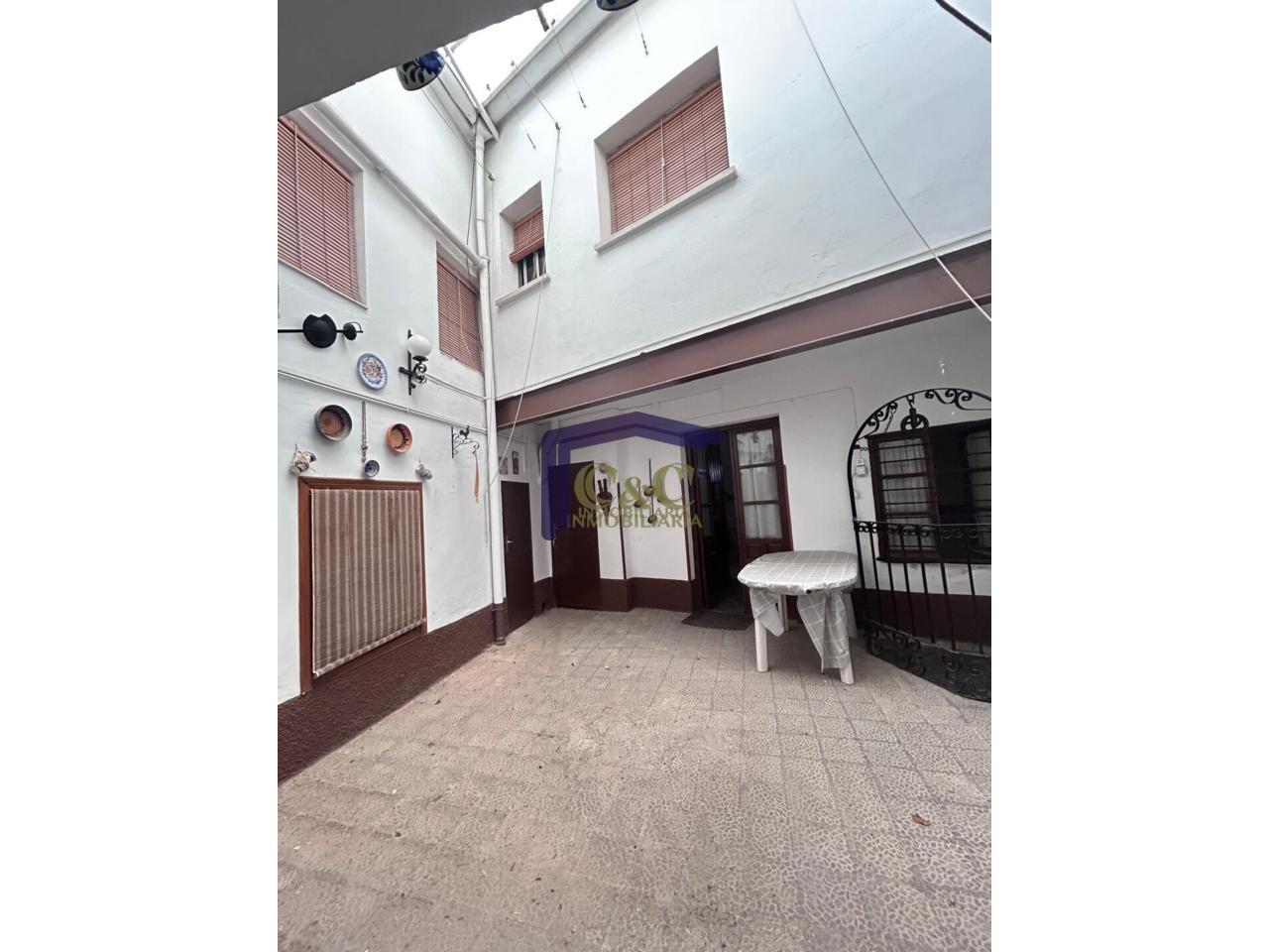 venta de casa en Manzanares, Gran teatro