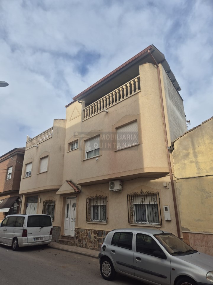 Casa 4 habitaciónes, Duplex En buen estado Quintanar de la Orden