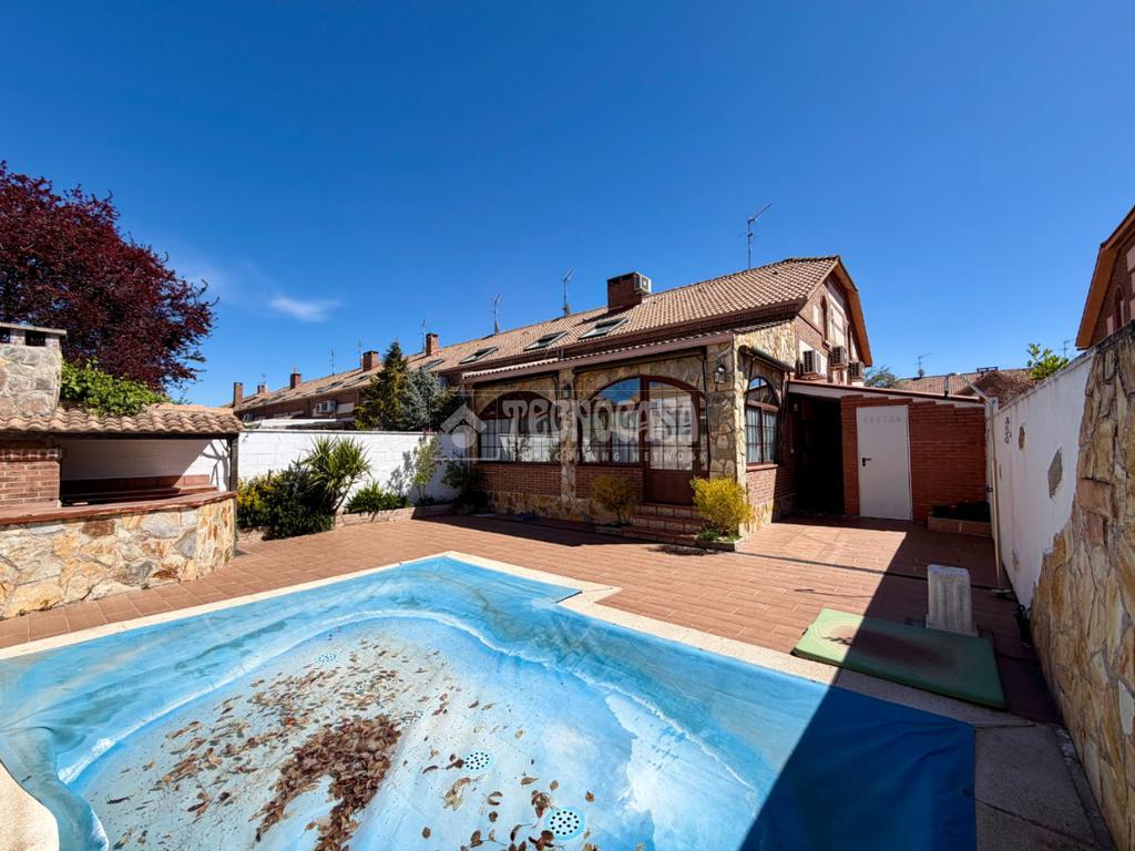 Casa en venta en Villanueva De La Torre - Villanueva De La Torre, 355.000 €, 196 m2, ref. 652793 en Villanueva de la Torre
