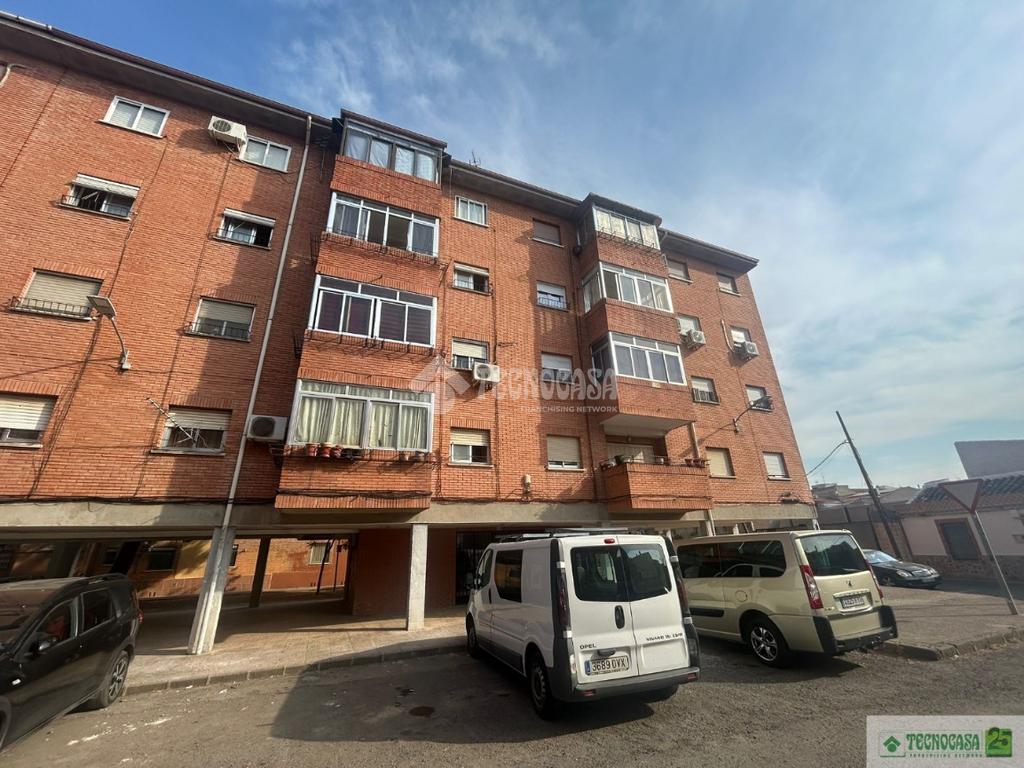 Piso en venta en Ciudad Real - Ciudad Real, 99.900 €, 107 m2, ref. 665083