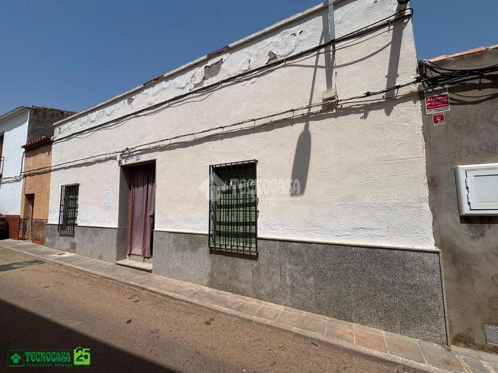 Casa en venta en Valenzuela De Calatrava - Valenzuela De Calatrava, 25.000 €, 174 m2, ref. 666795