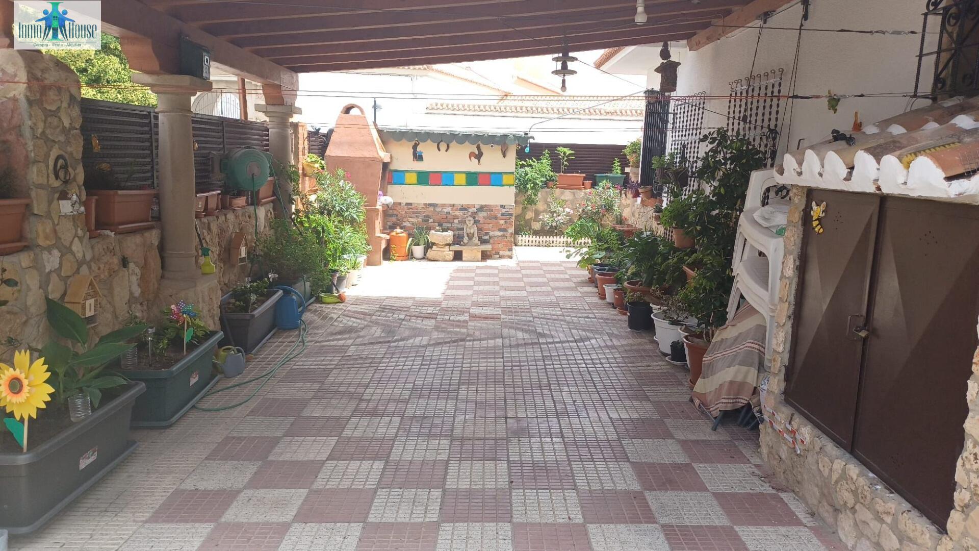 Se vende adosado circunvalacion ( fatima ) en Albacete