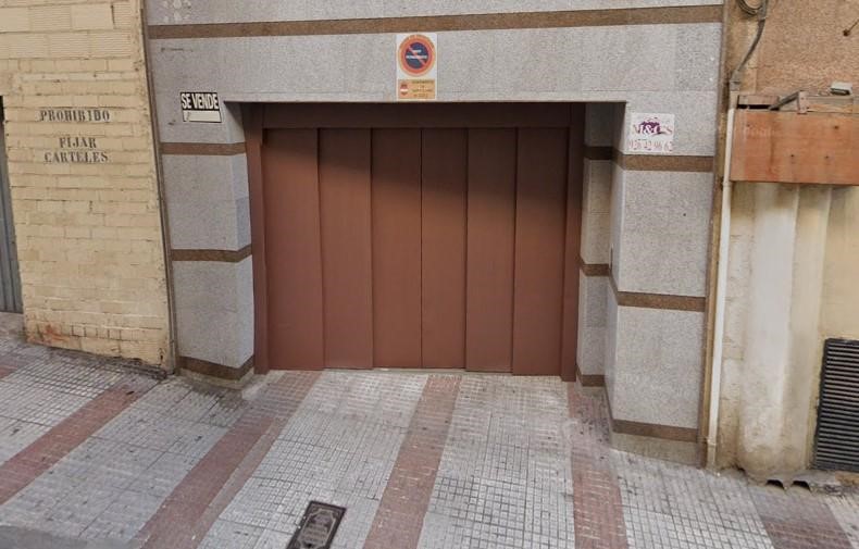 COCHERA CERRADA en c/ NUMANCIA