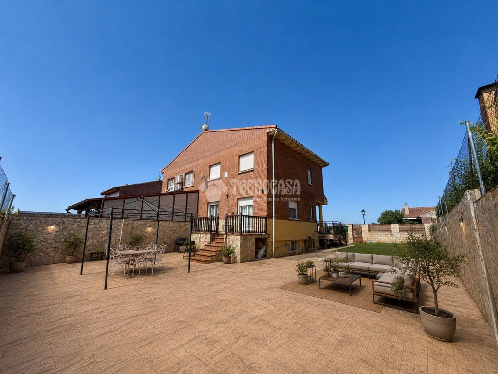 Casa en venta en Villanueva De La Torre - Villanueva De La Torre, 270.000 €, 180 m2, ref. 658965 en Villanueva de la Torre