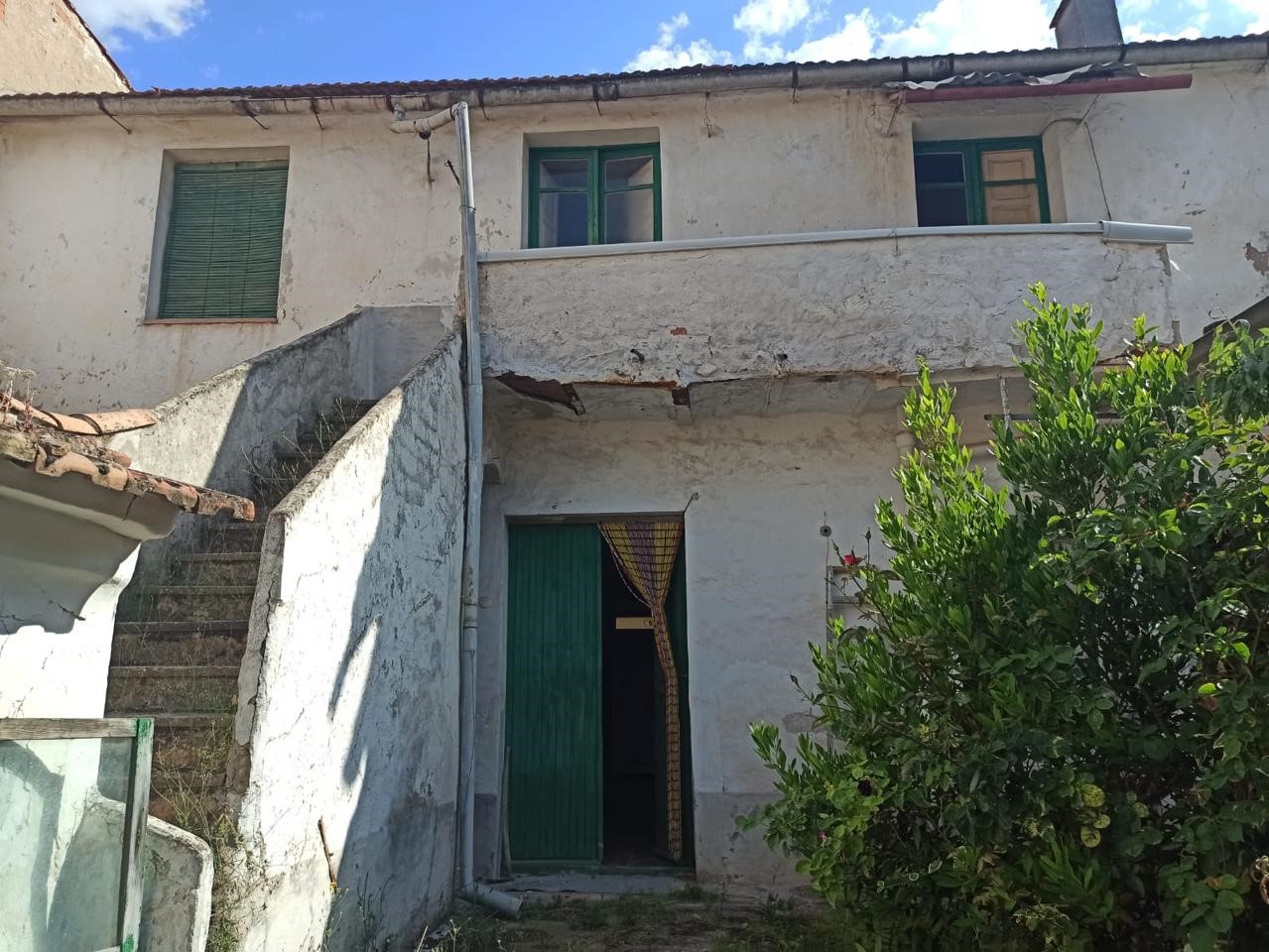CASA ANTIGUA CON GRAN POTENCIAL