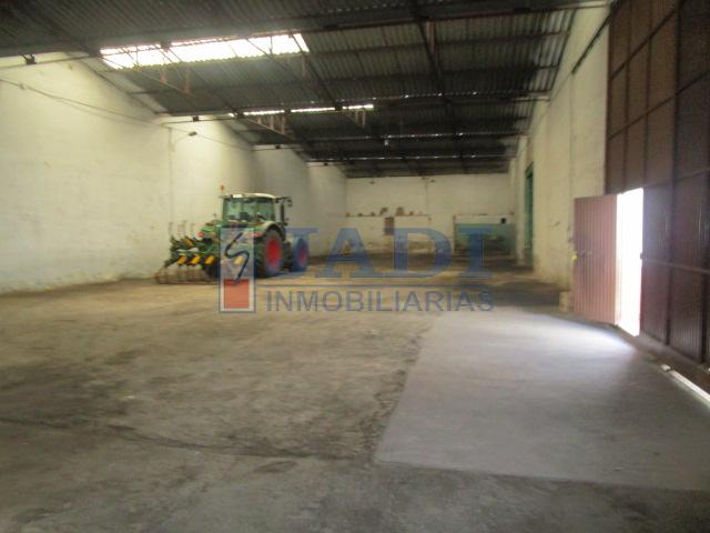 venta de nave en Valdepeñas, AVDA GREGORIO PRIETO