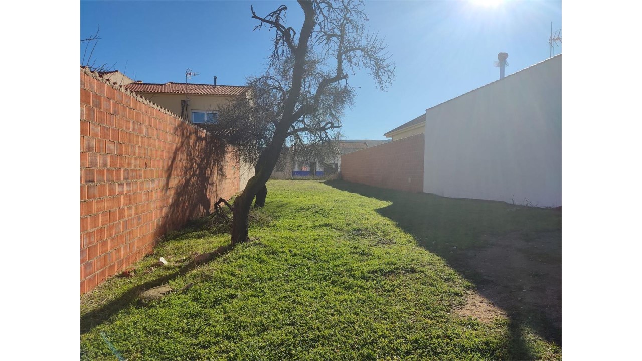 Terreno de 370 m² listo para construir en Argamasilla