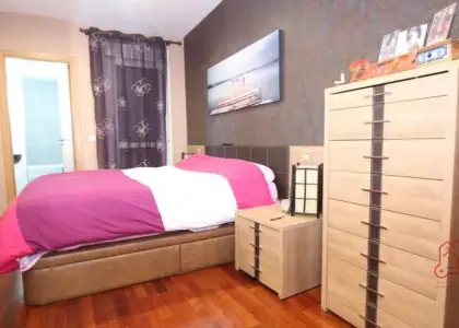 Piso en venta en Herencia, de 140 m2 con 4 dormitorios, 3 baños, plaza de garaje, trastero y 2 terrazas por 129.000 €, Ref. 0082 en Herencia