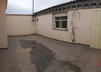 Casa en venta en Alcázar De San Juan, Goya, de 700 m2 con 4 dormitorios, 4 baños, plaza de garaje, trastero, balcón y terraza por 280.000 €, Ref. 0344 en Alcázar de San Juan