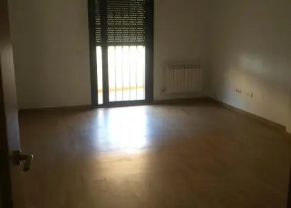 Piso en venta en Herencia, de 70 m2 con 2 dormitorios y baño por 64.000 €, Ref. 0210 en Herencia