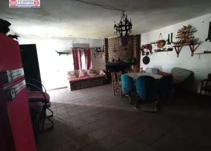 SE VENDE SOLAR DE 705 m2 EN ESQUINA CON 60 M2 DE FACHADA. en Herencia