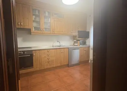Casa en venta en Alcanzar De San Juan, de 200 m2 con 5 dormitorios, 3 baños, aseo, plaza de garaje y terraza por 295.000 €, Ref. 0339 en Alcanzar de San Juan