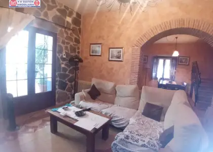 PRECIOSO CHALET CON 632 m/2 Y 15555 m/2 de parcela, IDEAL CASA RURAL en Arenales de San Gregorio