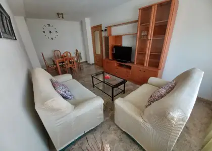 Piso de dos dormitorios con Plaza de Garaje y Piscina en Alcázar de San Juan
