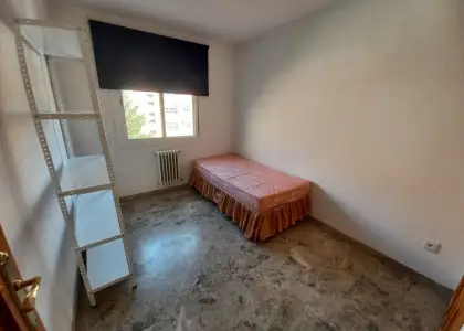 Piso de dos dormitorios con Plaza de Garaje y Piscina en Alcázar de San Juan