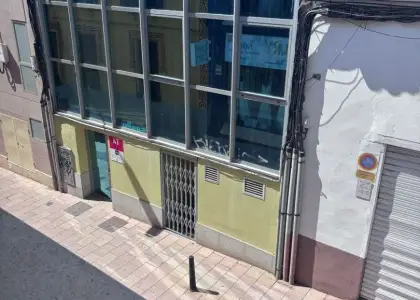 Casa en venta en Alcázar De San Juan, de 270 m2 con 2 dormitorios y baño por 145.000 €, Ref. 0299 en Alcázar de San Juan