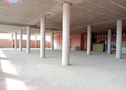 Local en bruto en esquina de 585 metros cuadrados en Madridejos