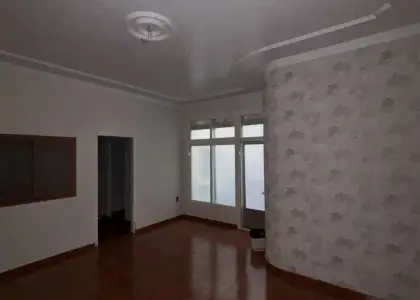 Casa en venta en Alcázar De San Juan, de 161 m2 con 2 dormitorios, 2 baños y 2 plazas de garaje por 170.000 €, Ref. 0250 en Alcázar de San Juan