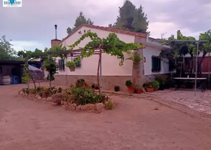 Se vende gran parcela - casas viejas en Albacete