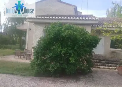 INMOHOUSE VENDE – Chalet de lujo entre naturaleza y ciudad, Urbanización Aguasol, Albacete. en Albacete